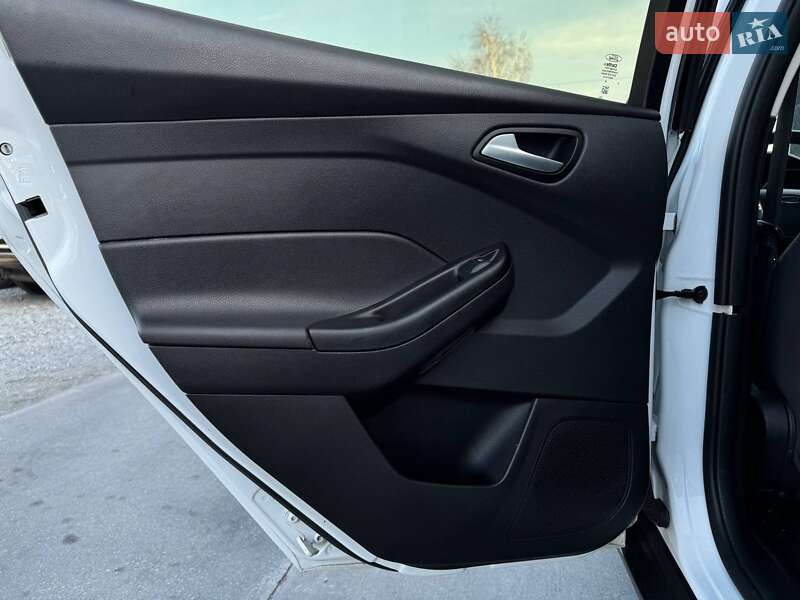 Седан Ford Focus 2014 в Рівному фото 46 Седан Ford Focus 2014 в Рівному