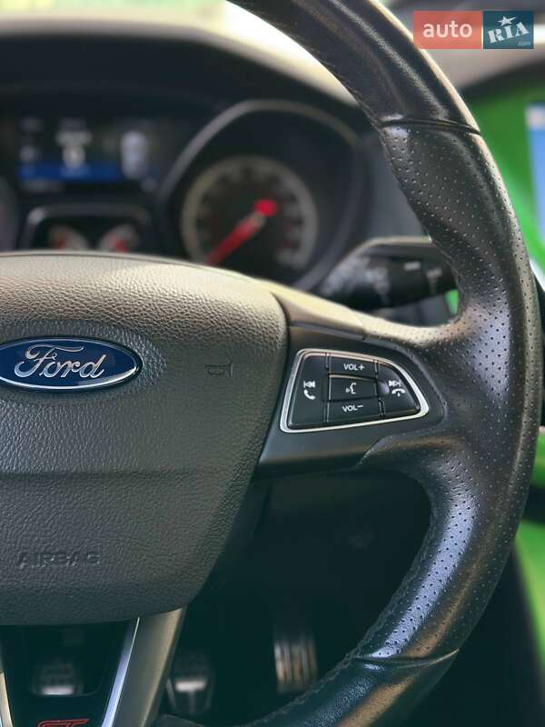 Хэтчбек Ford Focus 2017 в Киеве