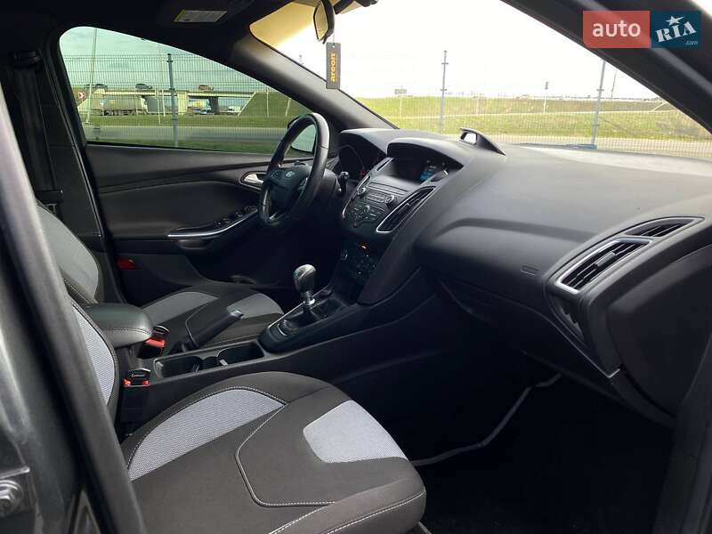 Хетчбек Ford Focus 2018 в Дніпрі фото 20 Хетчбек Ford Focus 2018 в Дніпрі