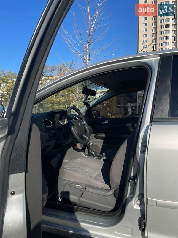 Хэтчбек Ford Focus 2007 в Киеве фото 12 Хэтчбек Ford Focus 2007 в Киеве