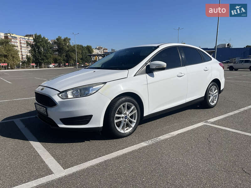 Седан Ford Focus 2015 в Киеве фото 8 Седан Ford Focus 2015 в Киеве