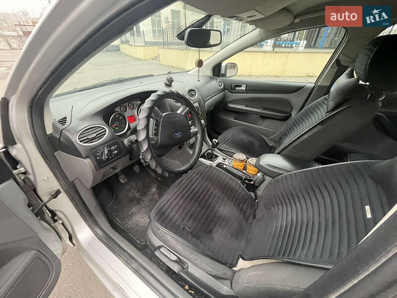Хэтчбек Ford Focus 2008 в Днепре фото 10 Хэтчбек Ford Focus 2008 в Днепре