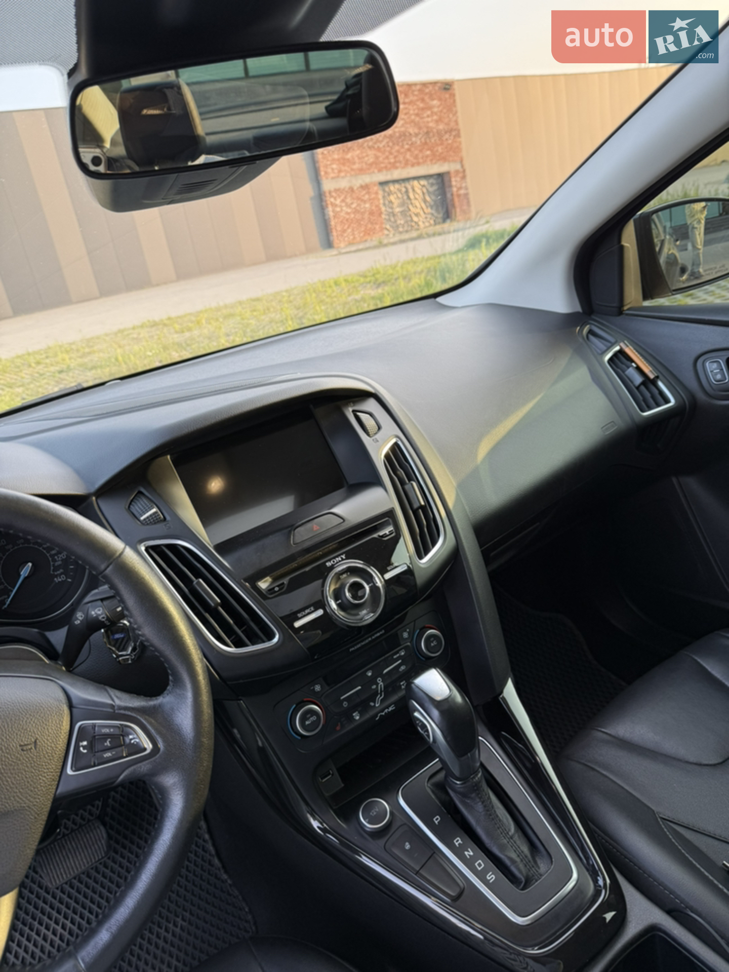 2017 Ford Focus - мініатюра 15