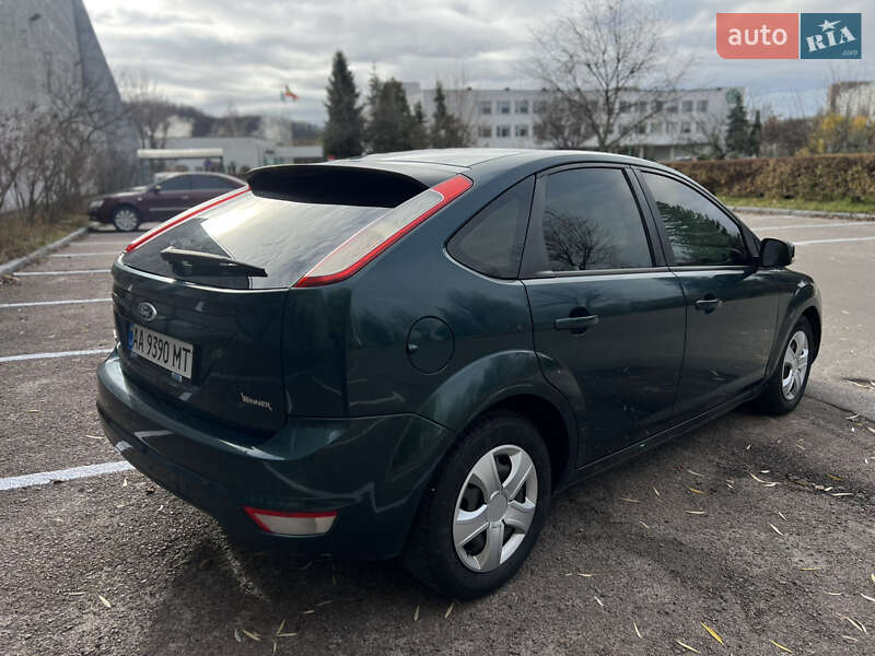 Хэтчбек Ford Focus 2008 в Обухове