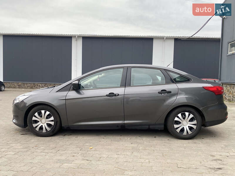 Седан Ford Focus 2015 в Стрые
