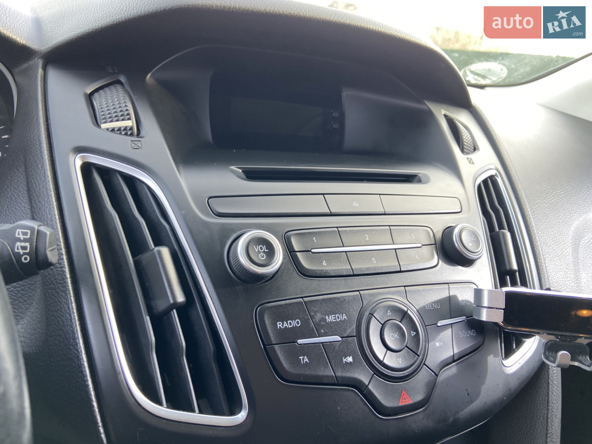 2015 Ford Focus - мініатюра 19