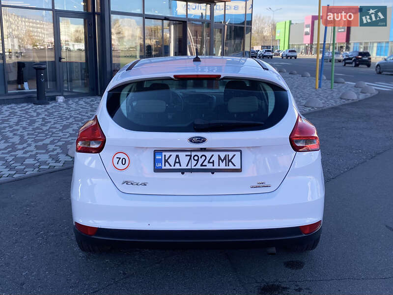 Хэтчбек Ford Focus 2015 в Киеве