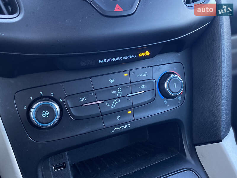 Хэтчбек Ford Focus 2015 в Киеве