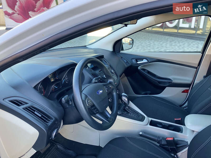 Хэтчбек Ford Focus 2015 в Киеве