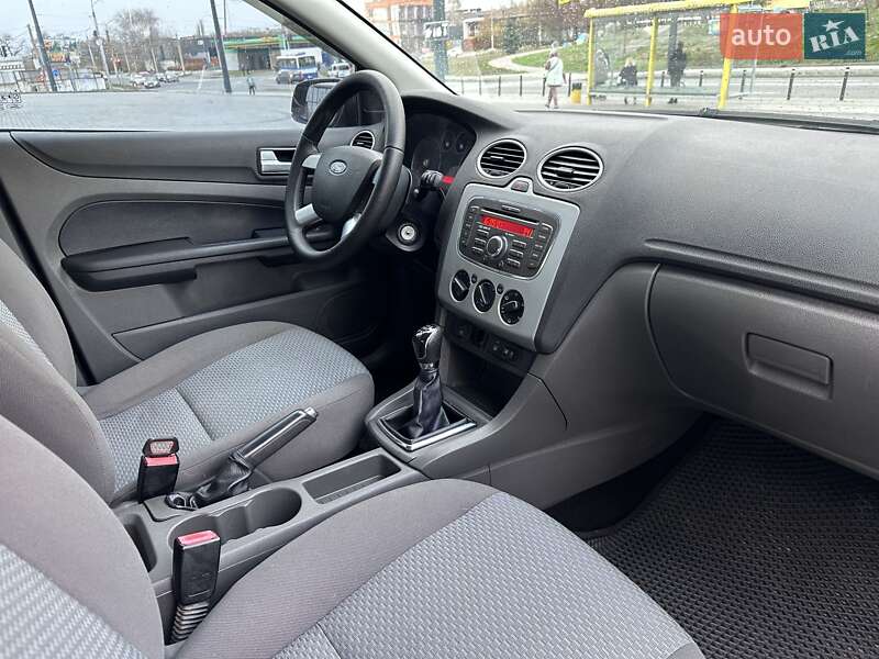 Седан Ford Focus 2007 в Дніпрі фото 9 Седан Ford Focus 2007 в Дніпрі