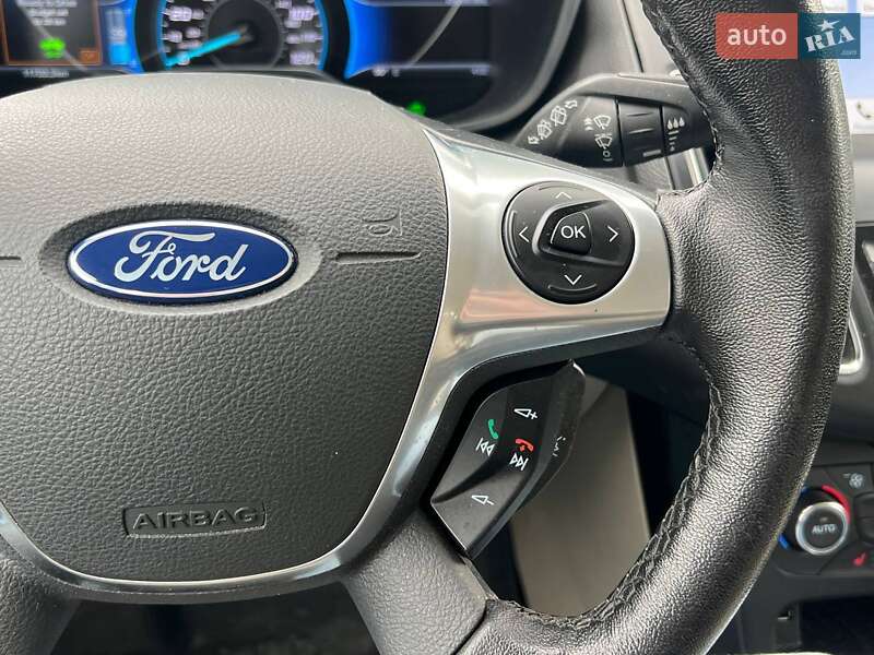 Седан Ford Focus 2016 в Киеве