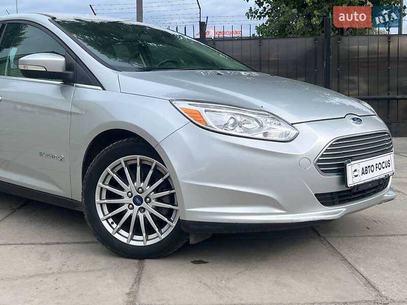 Седан Ford Focus 2016 в Киеве