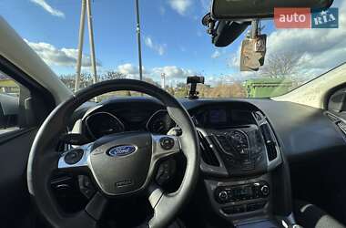 Хетчбек Ford Focus 2012 в Золочеві