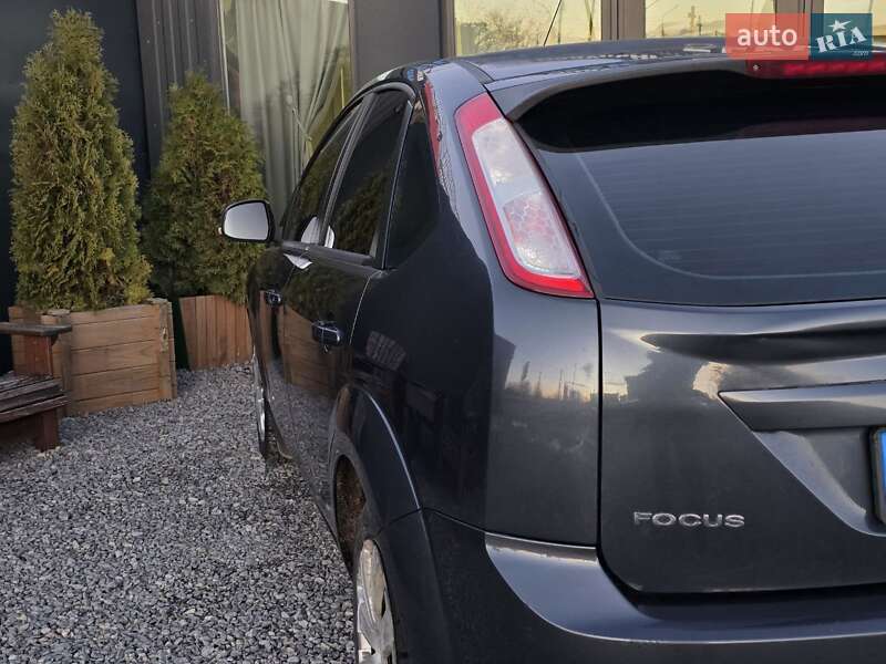 Хэтчбек Ford Focus 2010 в Тернополе
