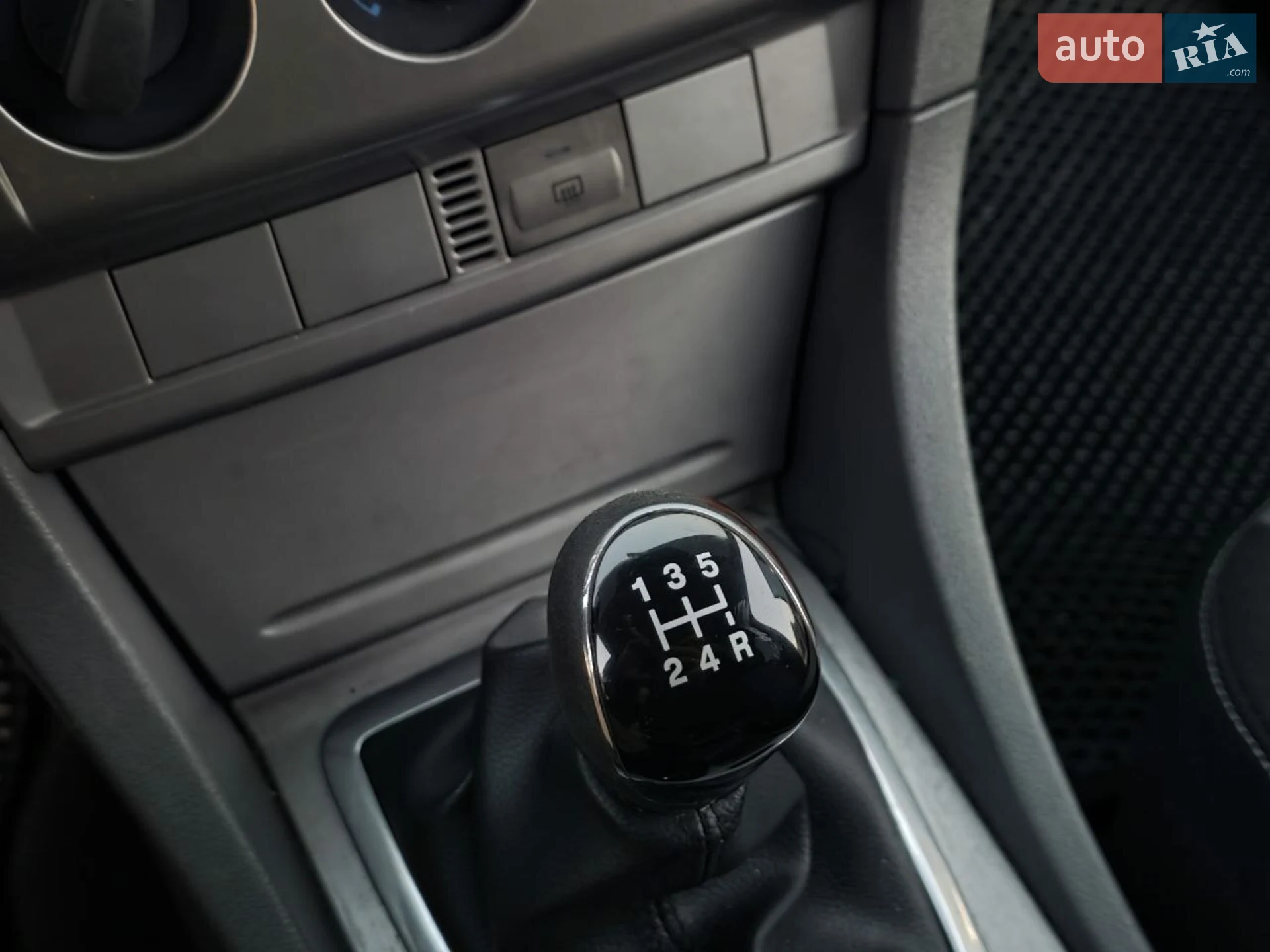 2010 Ford Focus - мініатюра 34