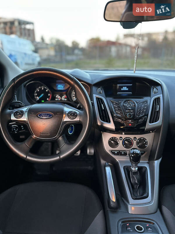 Универсал Ford Focus 2013 в Пустомытах