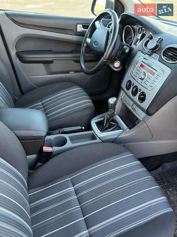 Хэтчбек Ford Focus 2008 в Львове