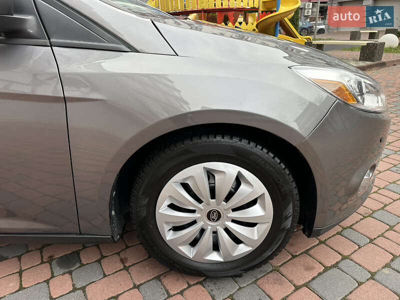 Хэтчбек Ford Focus 2013 в Ивано-Франковске