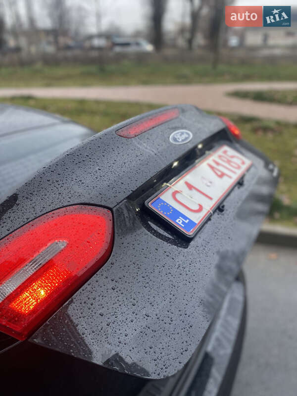 Седан Ford Focus 2015 в Чернигове