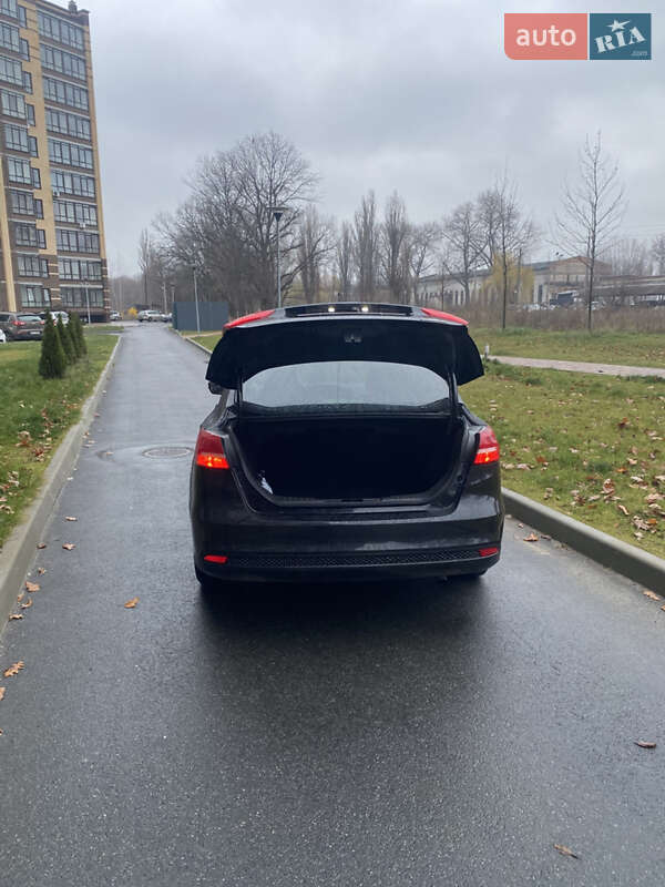 Седан Ford Focus 2015 в Чернигове