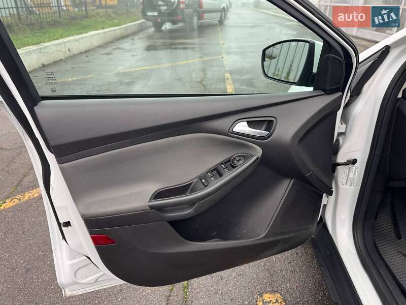 Седан Ford Focus 2014 в Полтаве фото 15 Седан Ford Focus 2014 в Полтаве