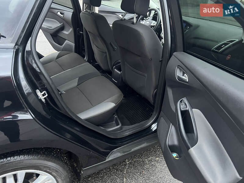 Универсал Ford Focus 2012 в Хороле фото 17 Универсал Ford Focus 2012 в Хороле