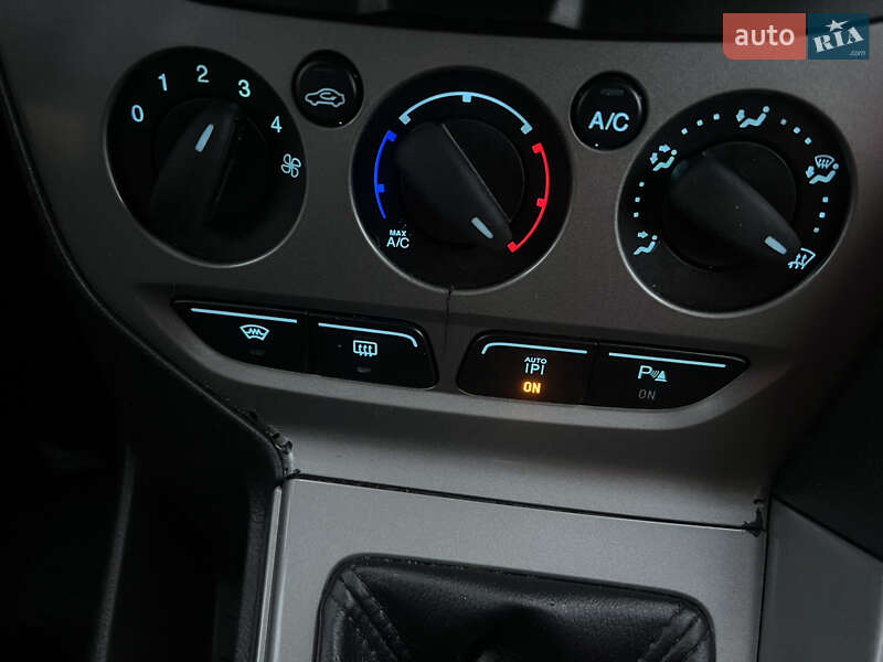 Универсал Ford Focus 2012 в Хороле фото 24 Универсал Ford Focus 2012 в Хороле