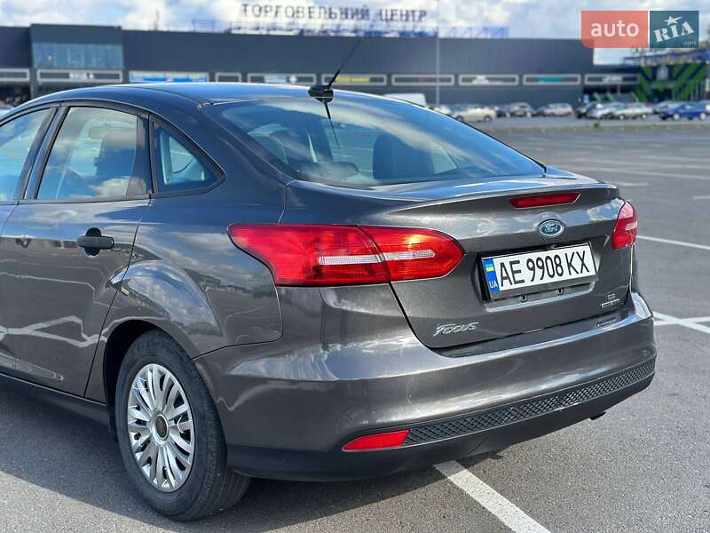 Седан Ford Focus 2015 в Днепре