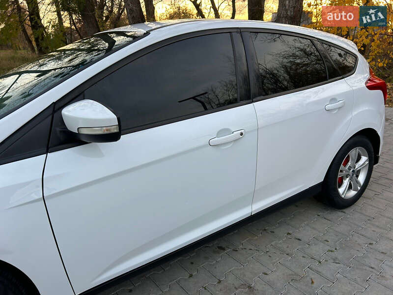 Хэтчбек Ford Focus 2014 в Черновцах