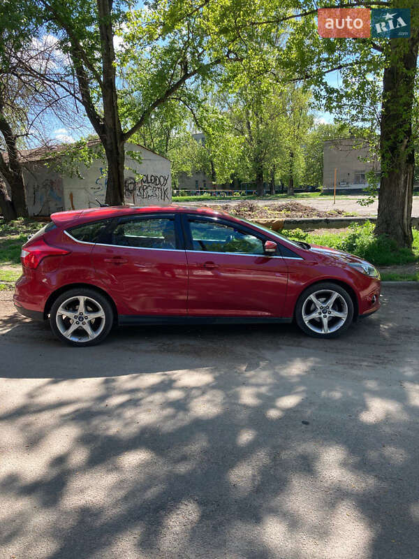 Хэтчбек Ford Focus 2012 в Сумах