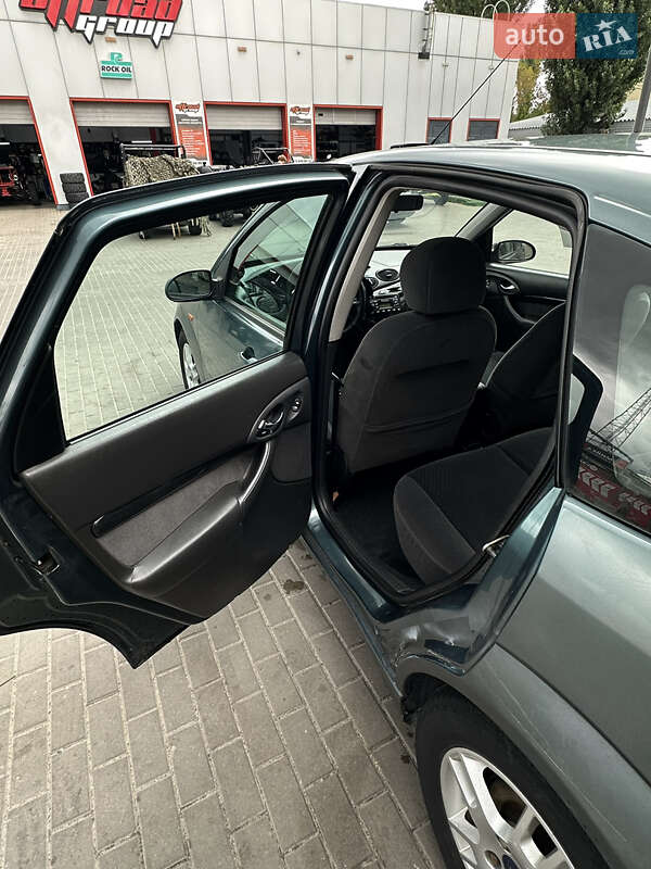 Хэтчбек Ford Focus 2002 в Киеве