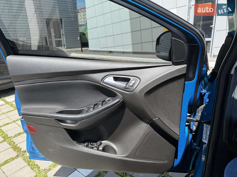Седан Ford Focus 2016 в Киеве