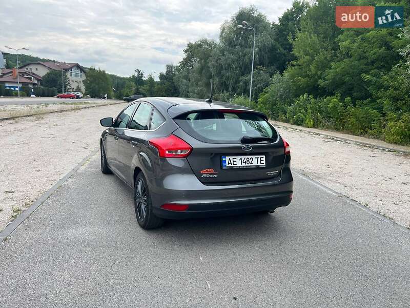 Хэтчбек Ford Focus 2015 в Днепре
