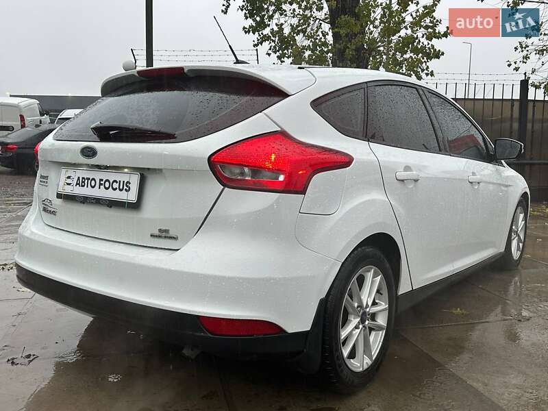 Хэтчбек Ford Focus 2015 в Киеве