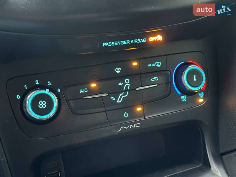 Хэтчбек Ford Focus 2015 в Киеве