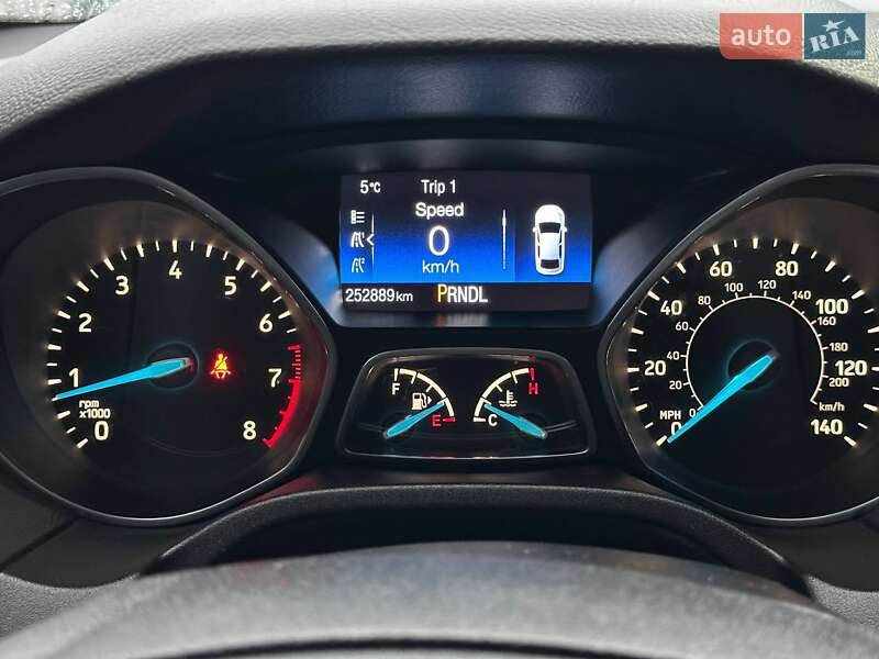 Хэтчбек Ford Focus 2015 в Киеве