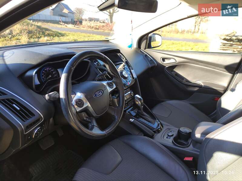 Хэтчбек Ford Focus 2013 в Надворной