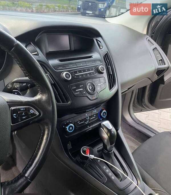 Седан Ford Focus 2015 в Стрые