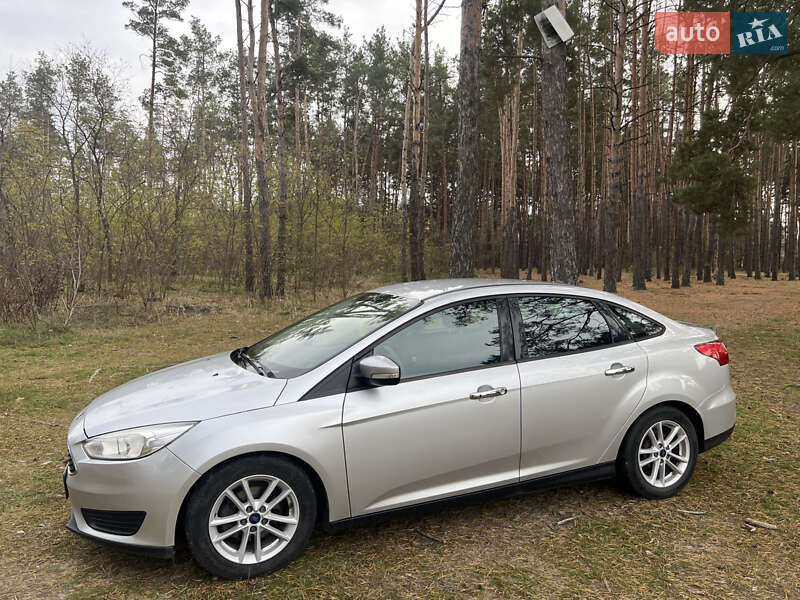 Седан Ford Focus 2017 в Киеве