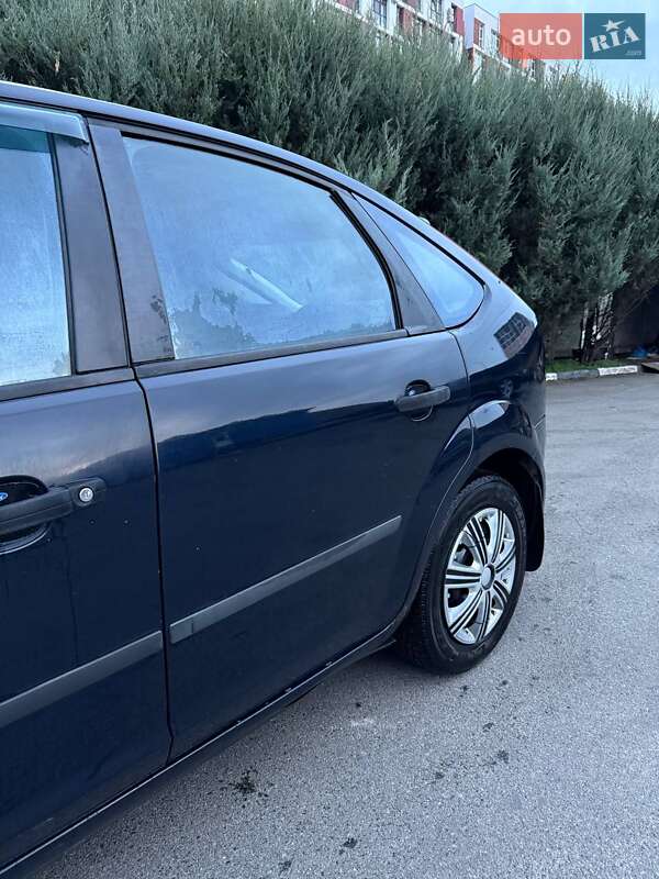Хэтчбек Ford Focus 2006 в Киеве