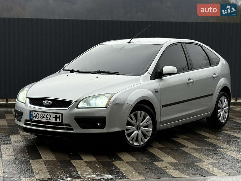 Хэтчбек Ford Focus 2006 в Сваляве