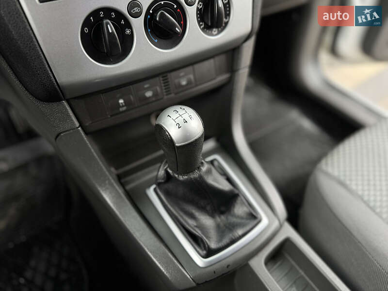 Хэтчбек Ford Focus 2006 в Сваляве