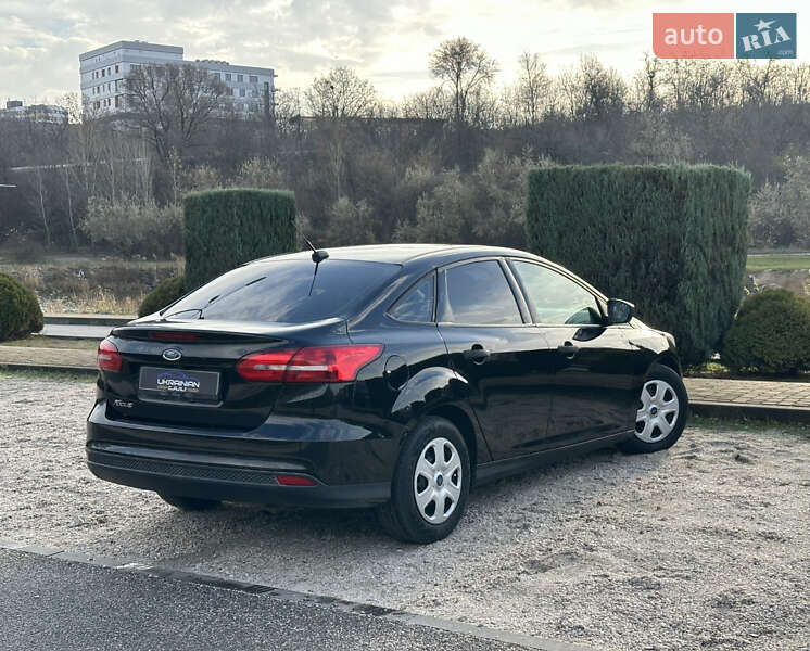 Седан Ford Focus 2016 в Дніпрі