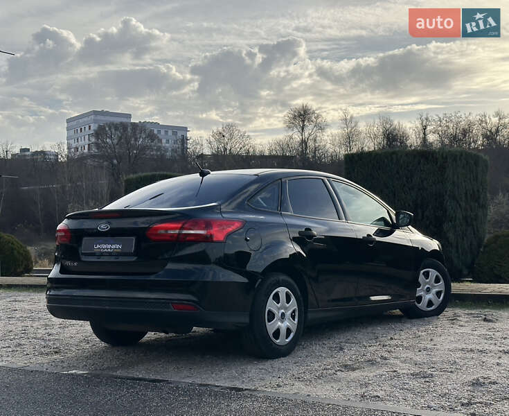 Седан Ford Focus 2016 в Дніпрі