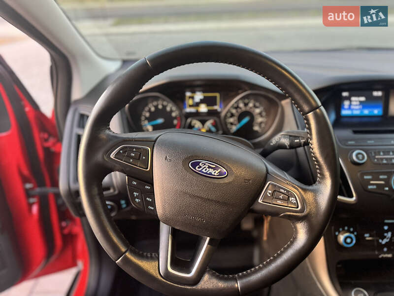 Хэтчбек Ford Focus 2015 в Днепре