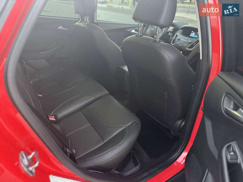 Хэтчбек Ford Focus 2015 в Днепре