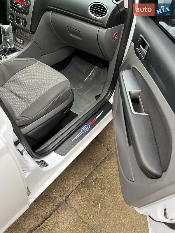 Хэтчбек Ford Focus 2011 в Киеве