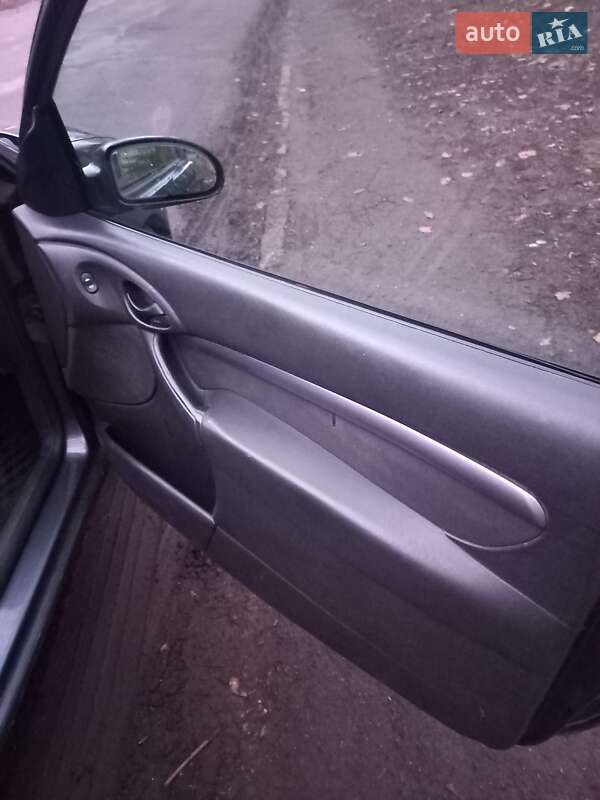 Хэтчбек Ford Focus 2003 в Горохове