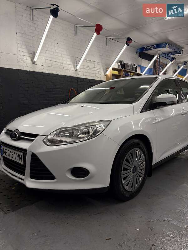 Хэтчбек Ford Focus 2013 в Днепре фото 2 Хэтчбек Ford Focus 2013 в Днепре