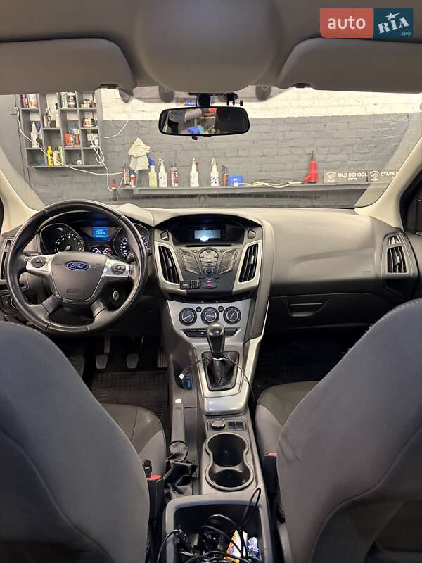 Хэтчбек Ford Focus 2013 в Днепре фото 10 Хэтчбек Ford Focus 2013 в Днепре